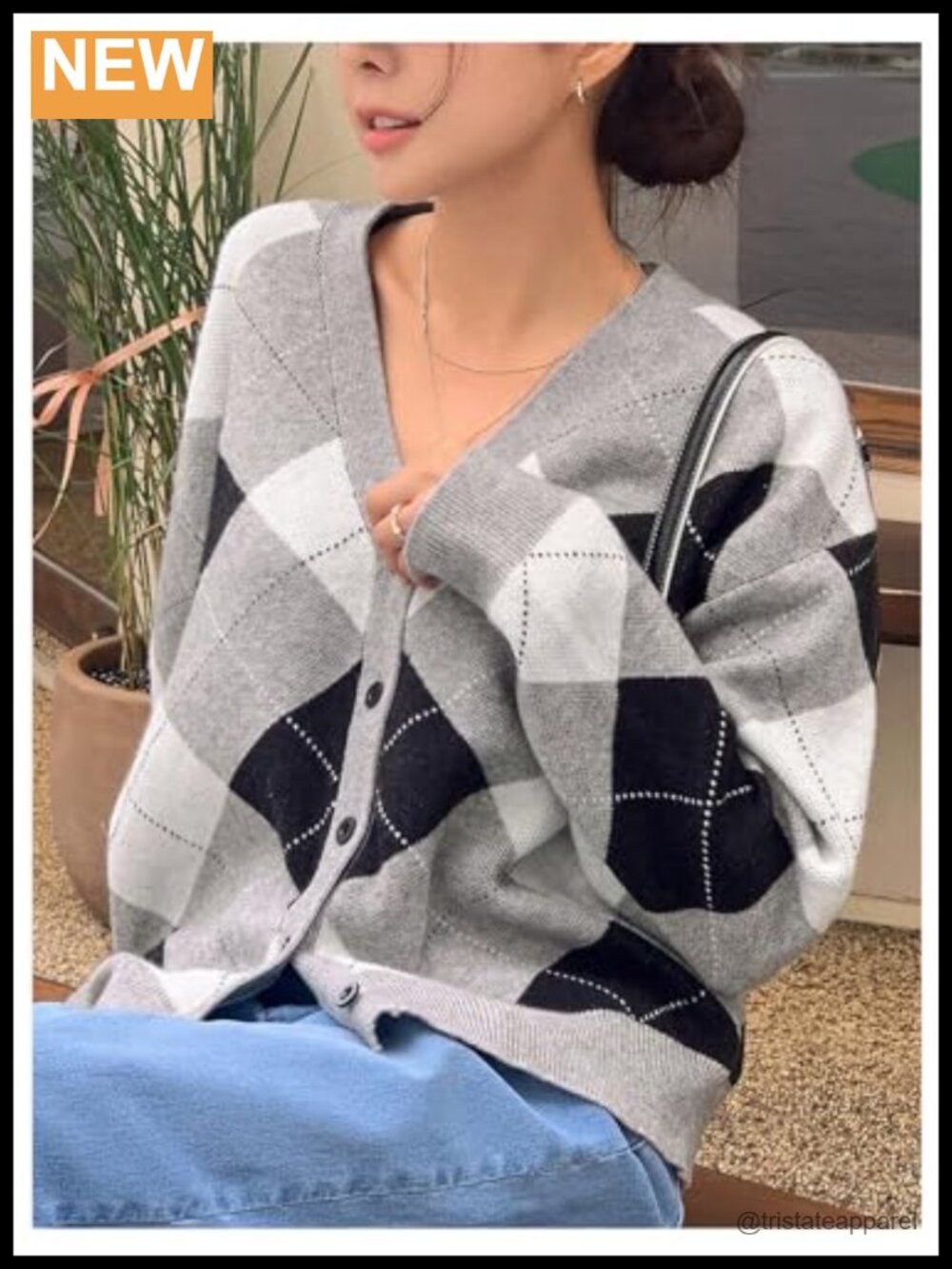 Argyle Plaid V-Neck Long Sleeve Cardigan Sweater with Button Front - Picture 4 of 4